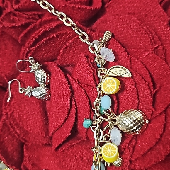 Pineapple and lemon Talbots Necklace with pineapple earrings - Picture 3 of 5